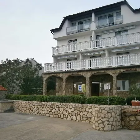 Ferienwohnung In Mit Grill, Terrasse Und Garten Novi Vinodolski
